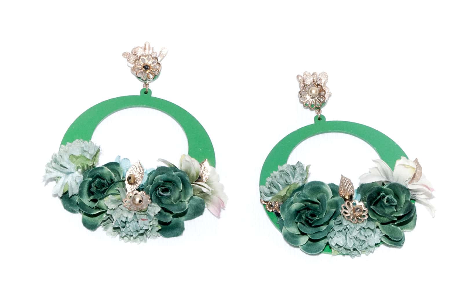 Diadema roja de flores